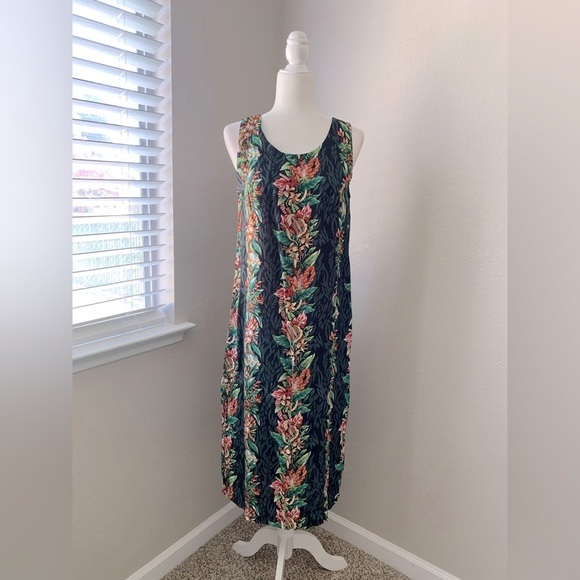 Dresses & Skirts - Floral Sleeveless Dress - Black and Green